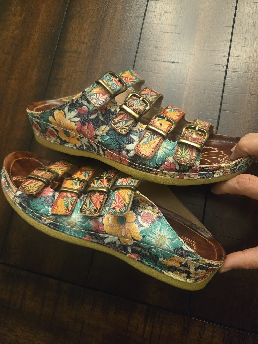 L'artiste Dandi Floral Buckle Sandals 41/9.5-10 - Picture 6 of 8
